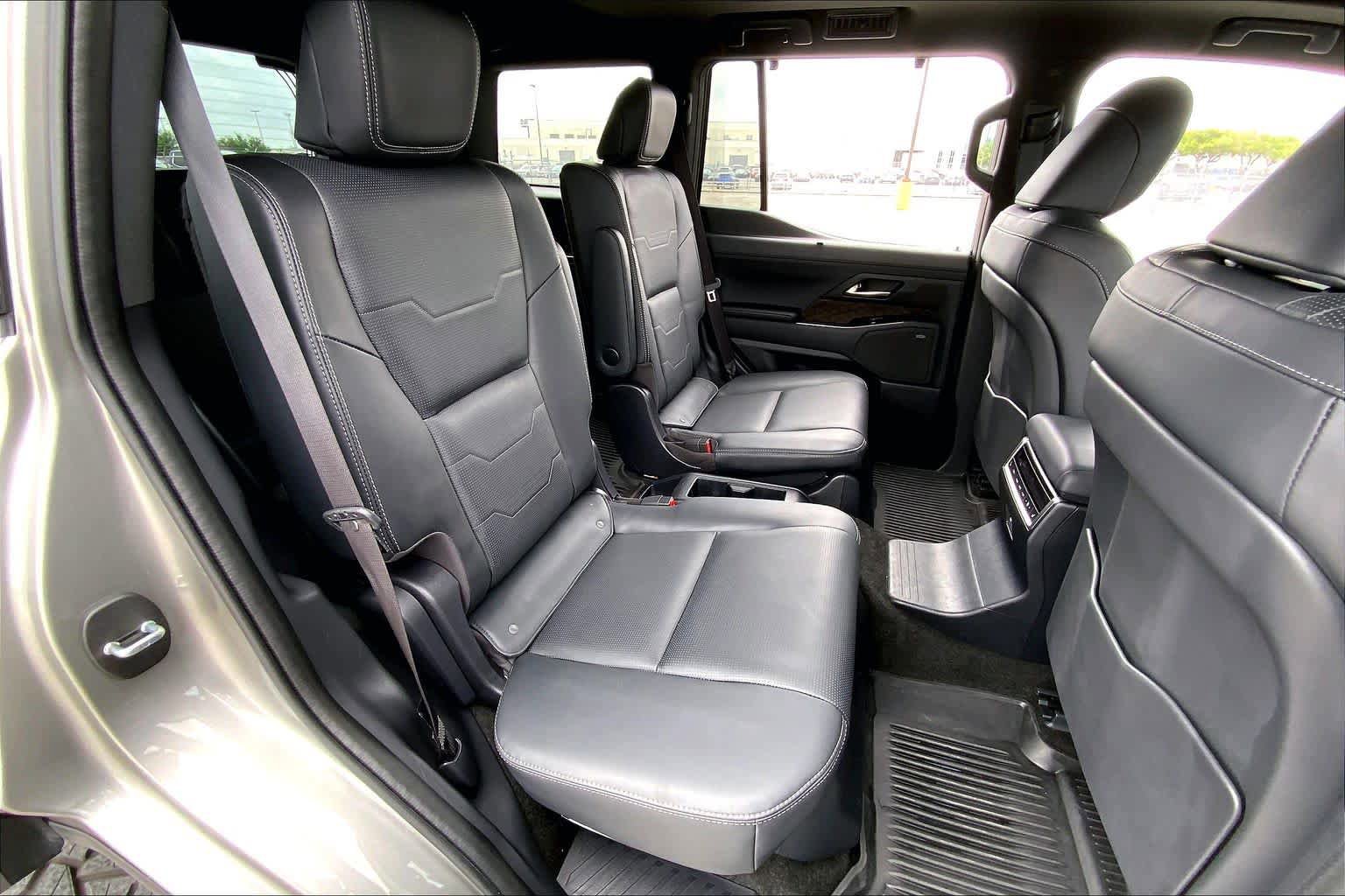 Used 2024 Lexus GX 550 w/ Accessory Package (Z1) AWD/4WD image 19