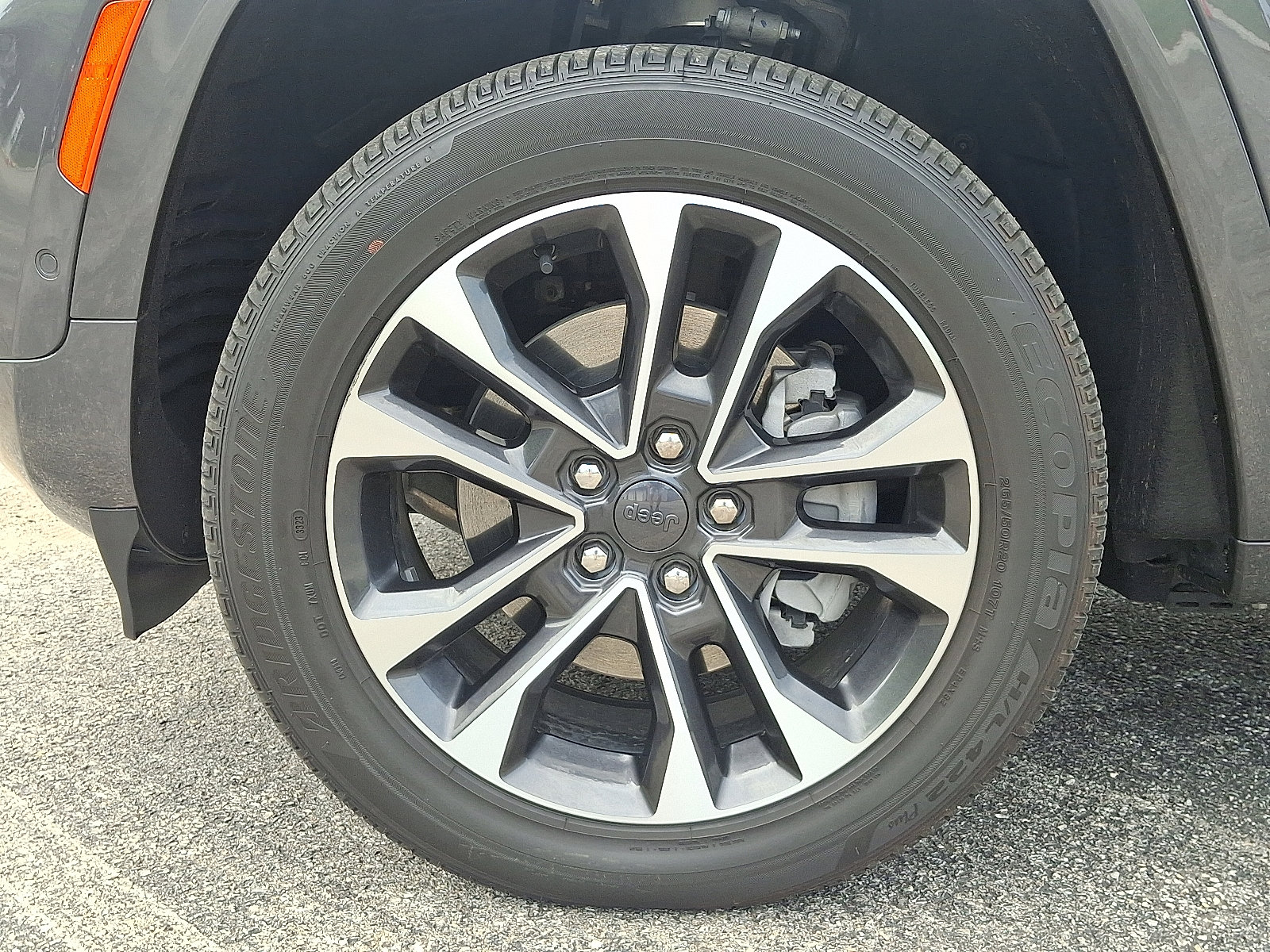 Used 2024 Jeep Grand Cherokee Overland w/ Trailer Tow Package image 29