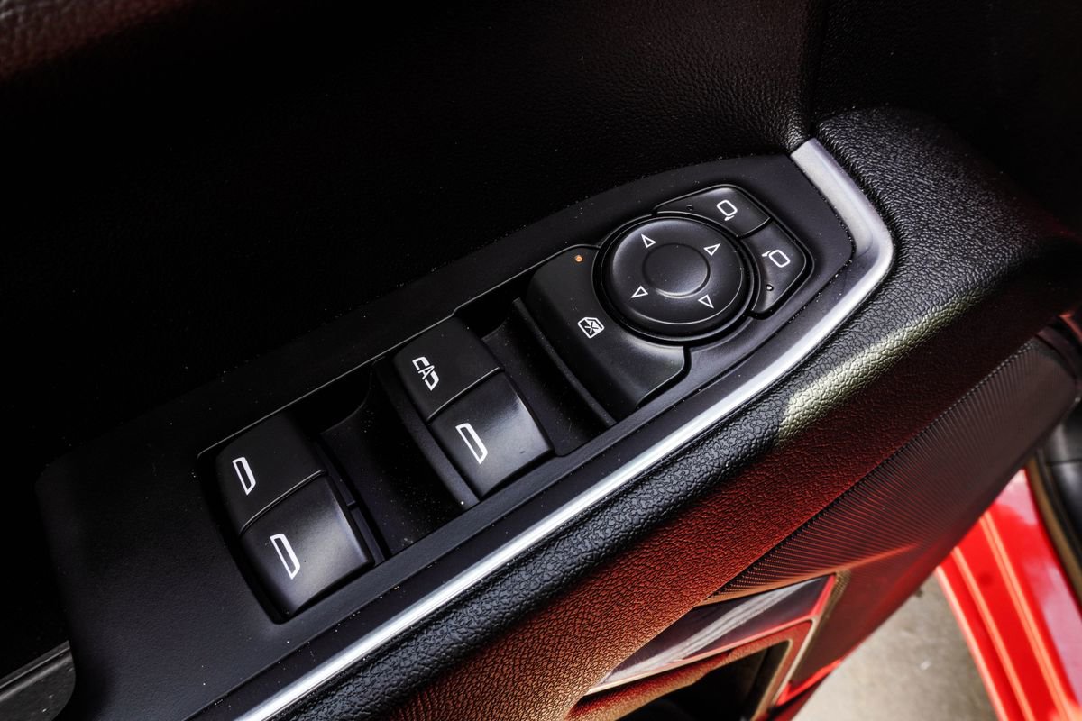 Used 2023 Chevrolet Silverado 1500 LT AWD/4WD image 32