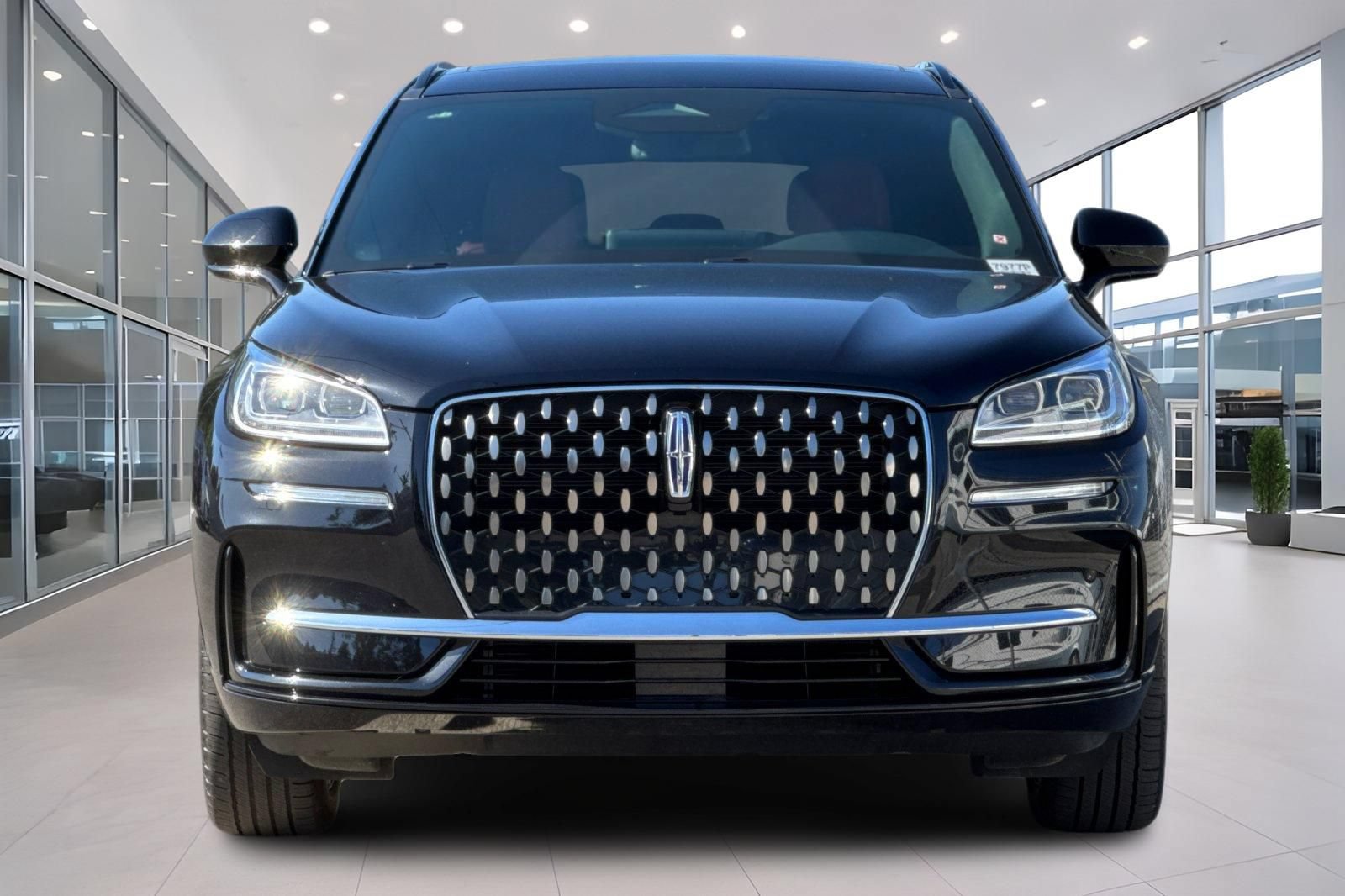 Used 2025 Lincoln Corsair Grand Touring AWD/4WD image 9