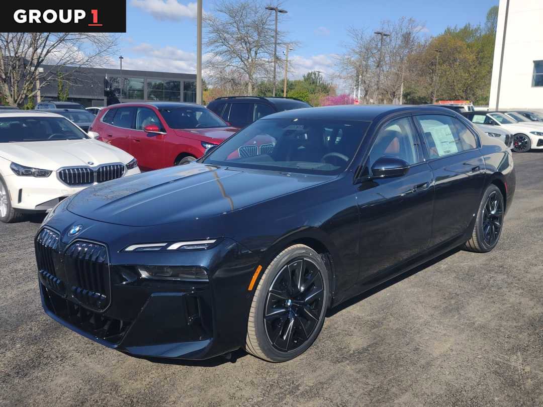 New 2025 BMW 760i xDrive