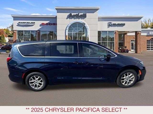 Certified 2025 Chrysler Pacifica Select image 7