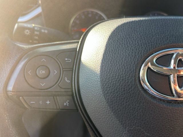 Used 2021 Toyota RAV4 LE FWD image 15