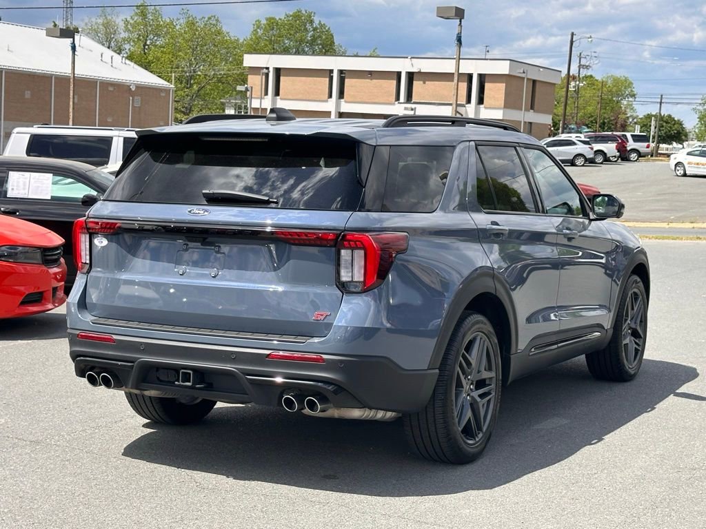 Used 2025 Ford Explorer ST AWD/4WD image 10