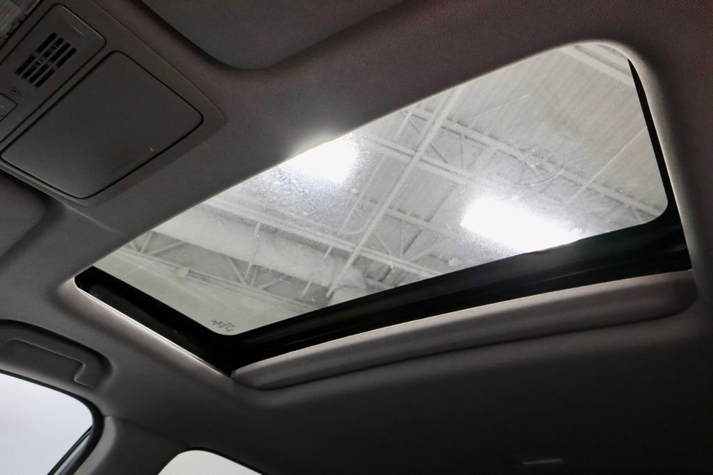 Used 2018 Honda CR-V Touring image 34