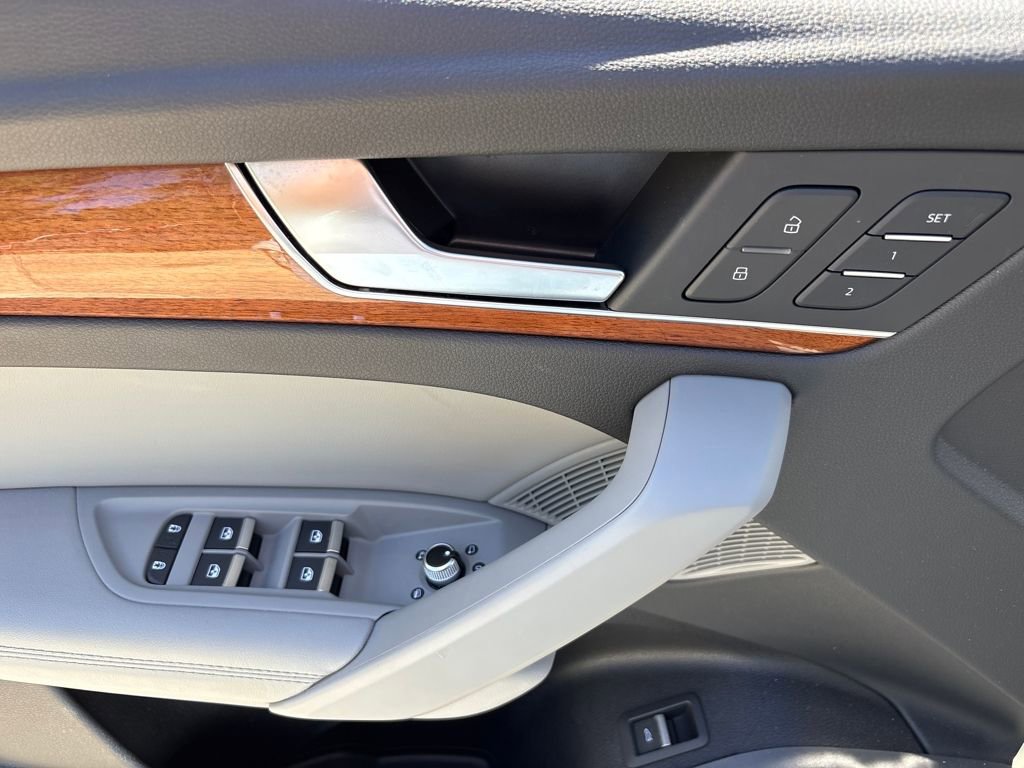 Used 2023 Audi Q5 2.0T Premium Plus w/ Premium Plus Package image 17