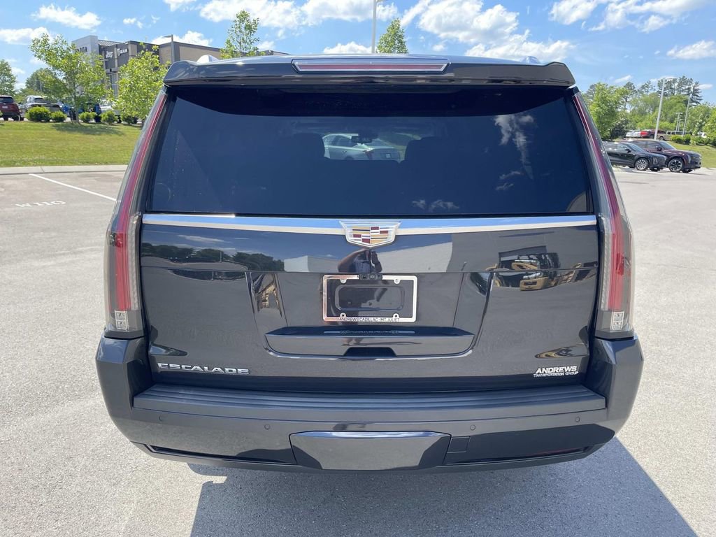 Used 2019 Cadillac Escalade ESV Luxury AWD/4WD image 6