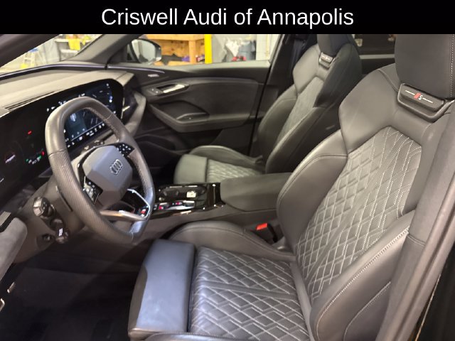 Used 2025 Audi SQ6 e-tron Prestige w/ 21" Wheel Package AWD/4WD image 16