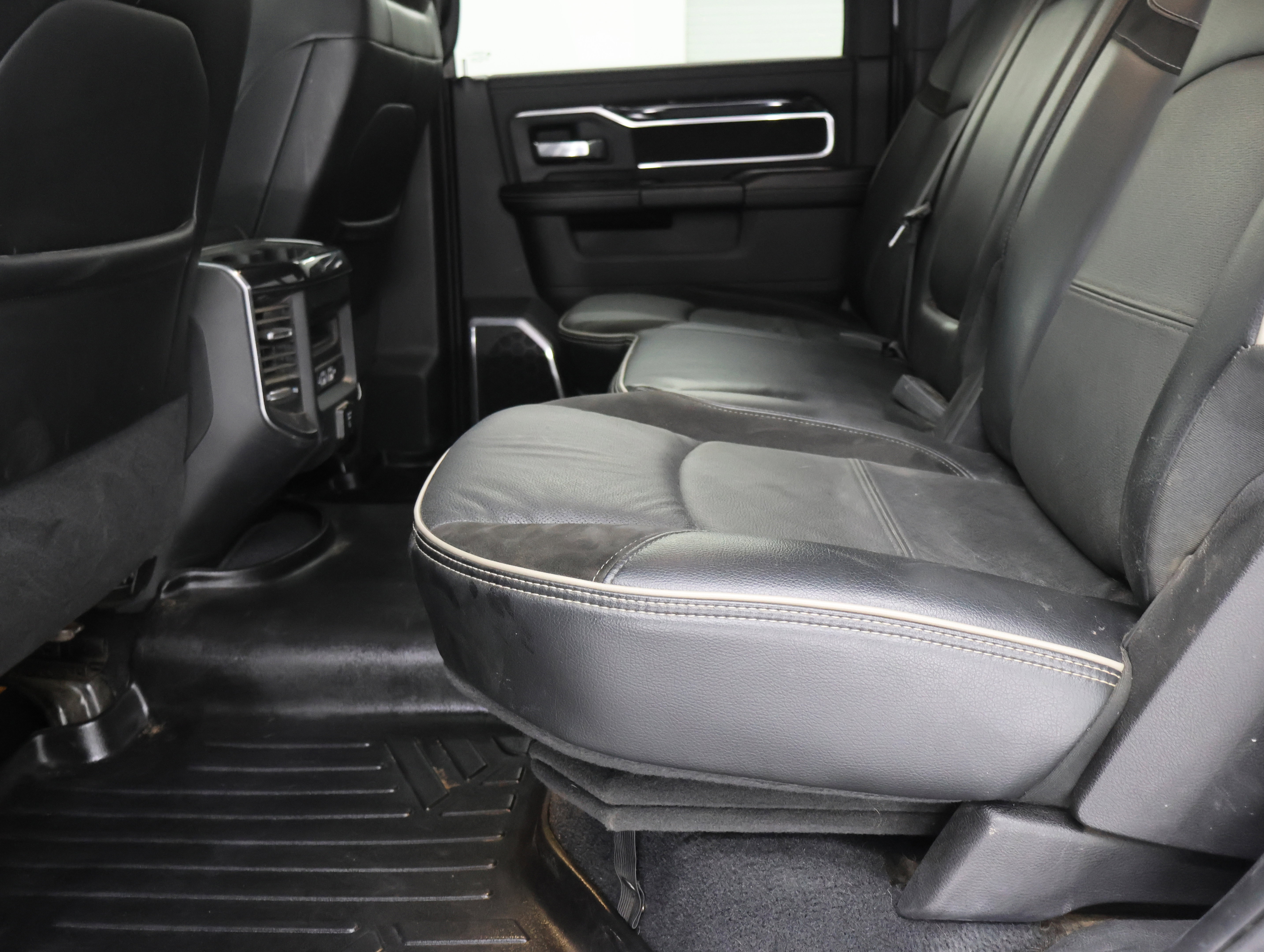 Used 2020 RAM 3500 Laramie AWD/4WD image 40