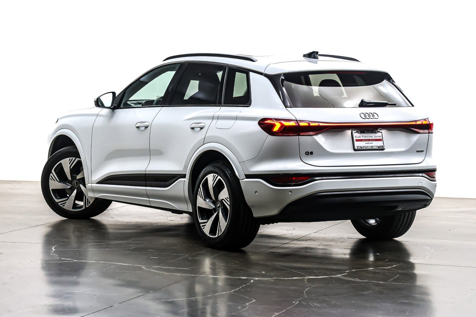 Used 2025 Audi Q6 e-tron Premium Plus w/ Premium Plus image 13