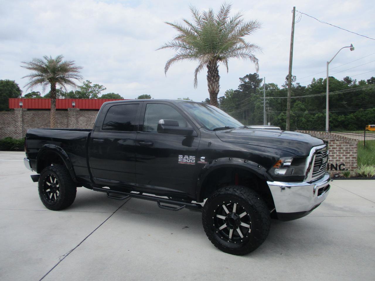Used 2016 RAM 2500 Tradesman w/ Chrome Appearance Group AWD/4WD image 2