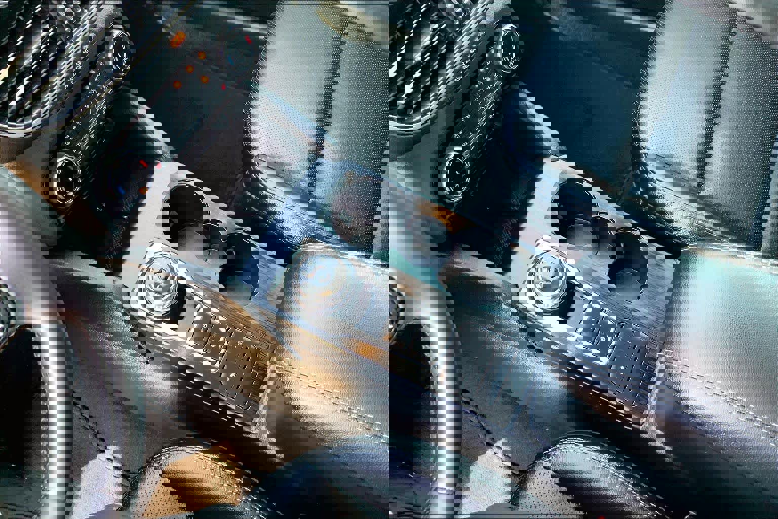 Used 2022 Ford Escape SEL w/ Technology Package image 15