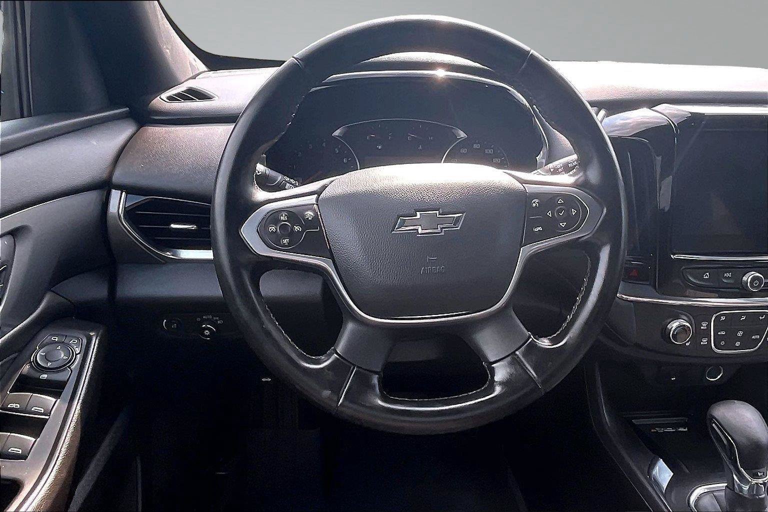Used 2023 Chevrolet Traverse LT FWD image 5