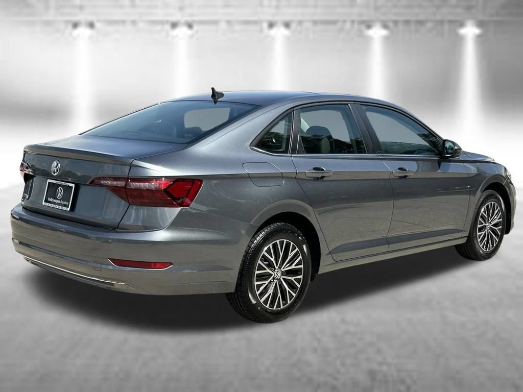 Certified 2021 Volkswagen Jetta SE w/ SE Cold Weather Package FWD image 5