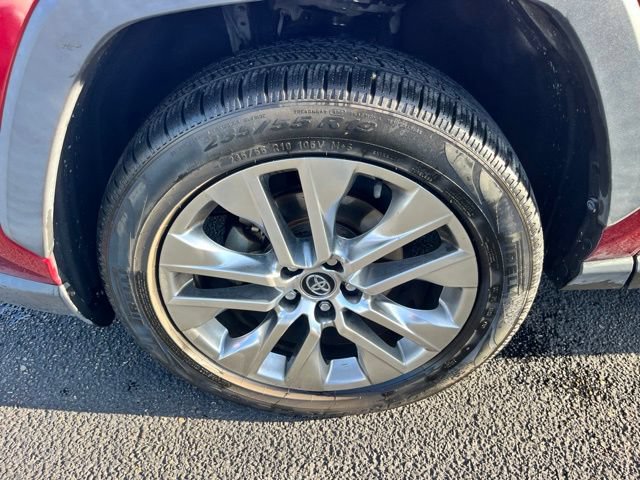 Used 2020 Toyota RAV4 XLE Premium AWD/4WD image 9