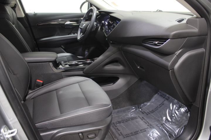 Used 2023 Buick Envision Essence image 25