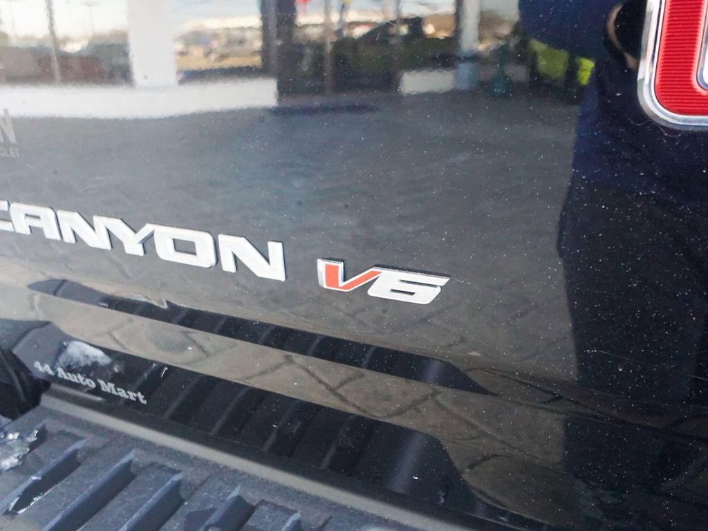Used 2020 GMC Canyon SLE w/ Elevation Edition image 9