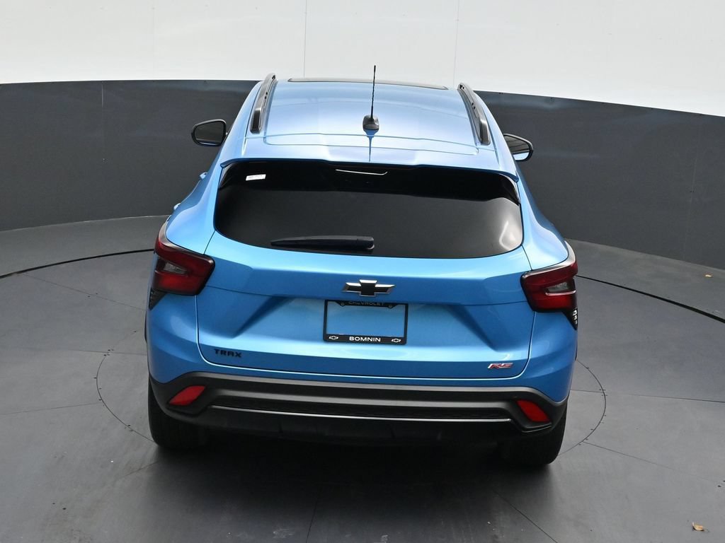 Used 2025 Chevrolet Trax RS w/ Sunroof Package FWD image 15