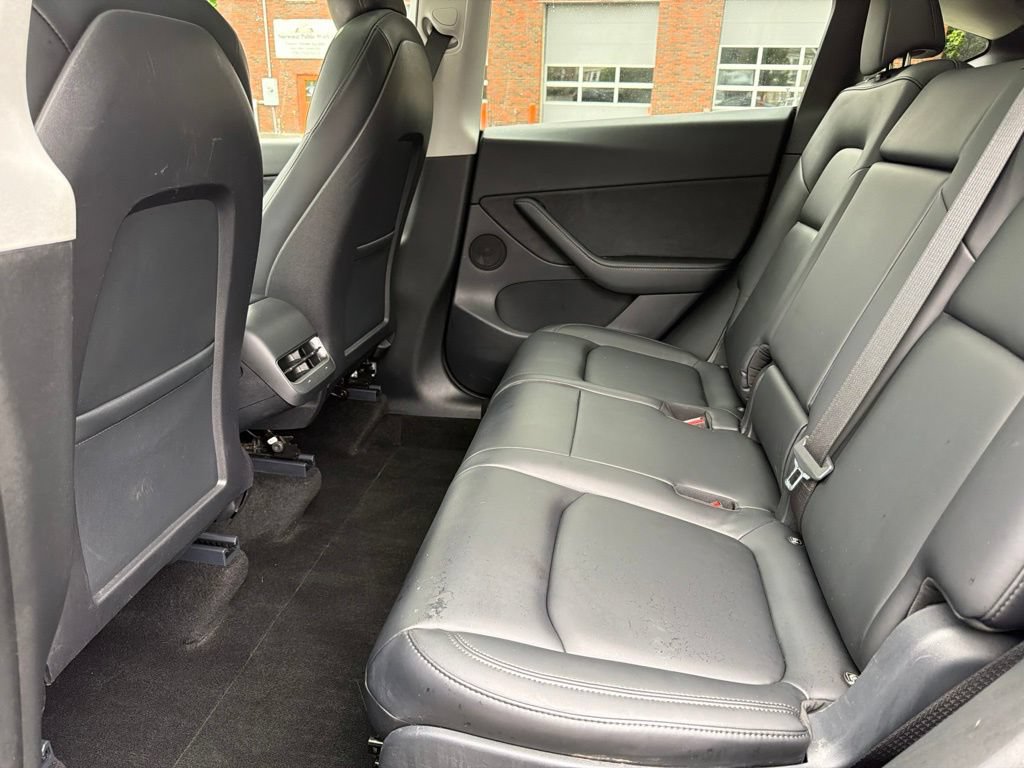 Used 2021 Tesla Model Y Long Range AWD/4WD image 28
