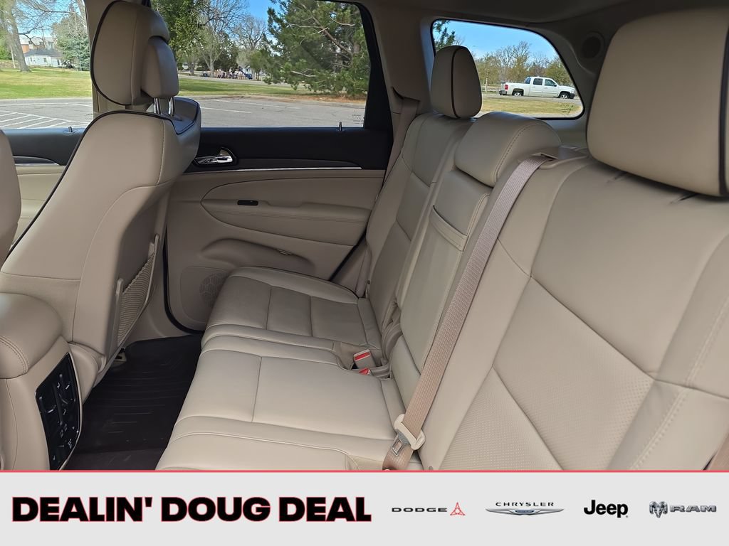 Used 2019 Jeep Grand Cherokee Overland AWD/4WD image 26