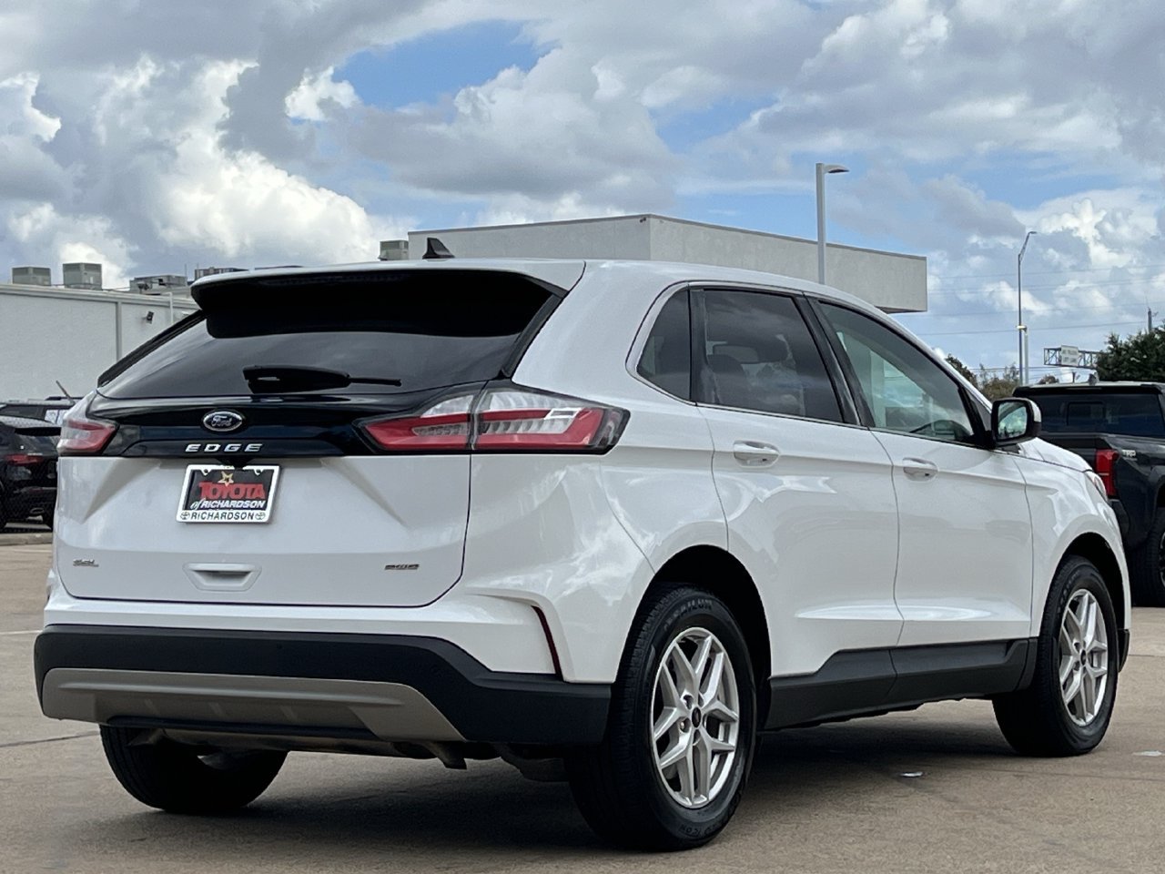 Used 2024 Ford Edge SEL AWD/4WD image 4
