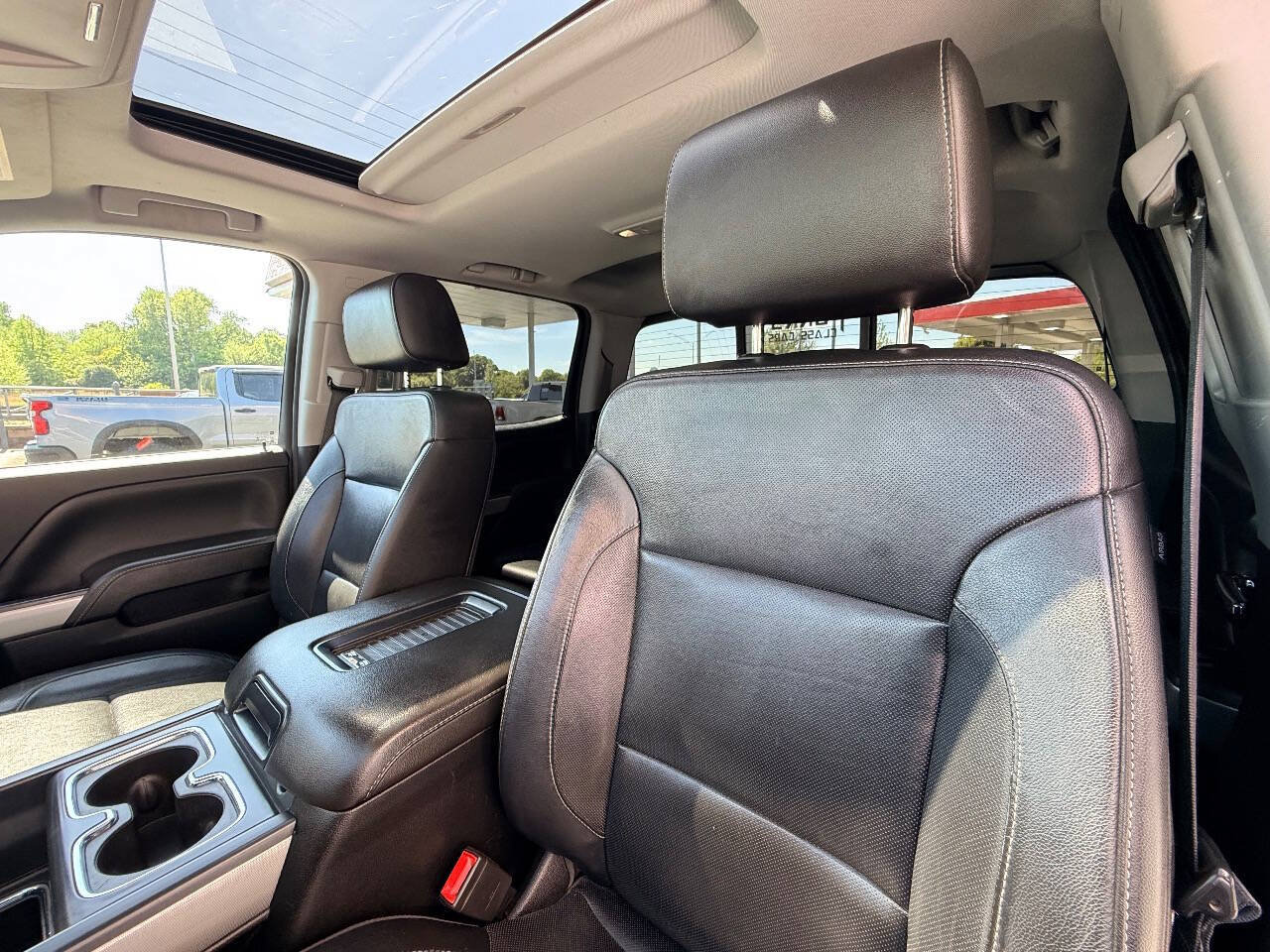 Used 2018 Chevrolet Silverado 2500 LTZ w/ Duramax Plus Package AWD/4WD image 30