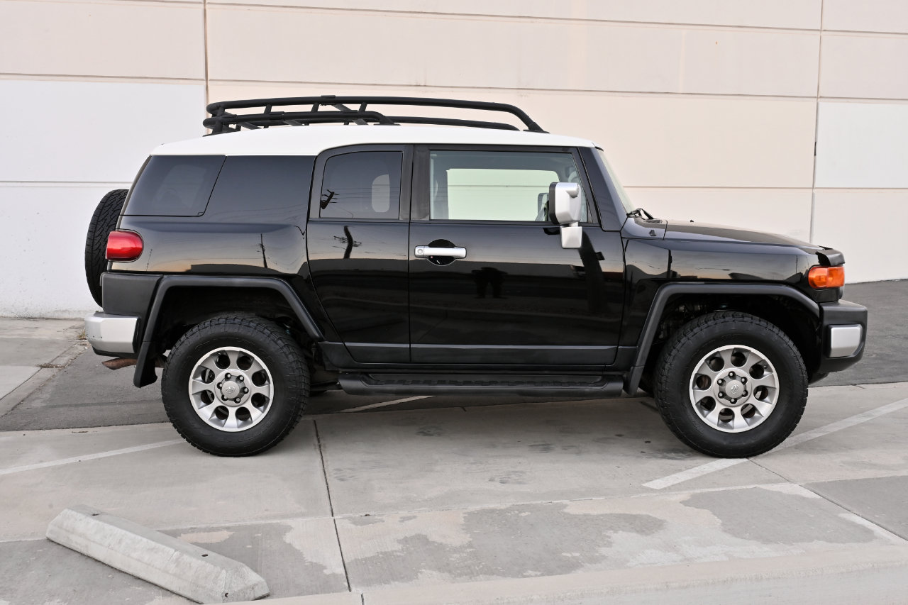 Used 2011 Toyota FJ Cruiser 4WD w/ Convenience Pkg image 8