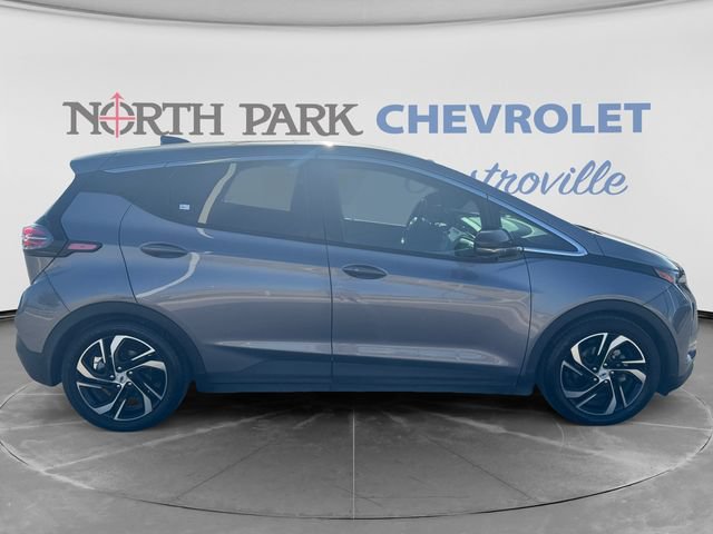 Certified 2022 Chevrolet Bolt LT w/ Infotainment Package FWD image 2