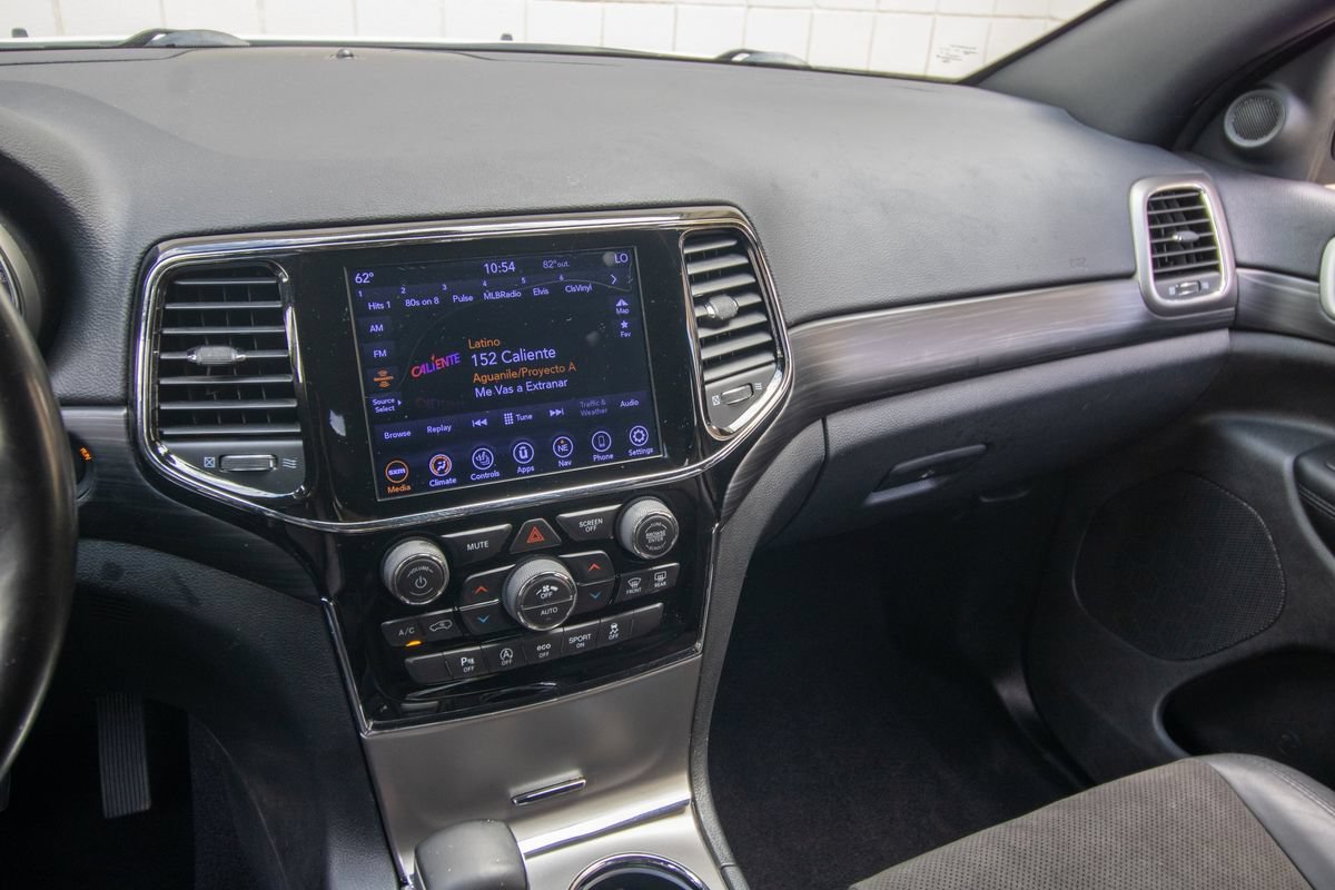 Used 2020 Jeep Grand Cherokee Altitude RWD image 24