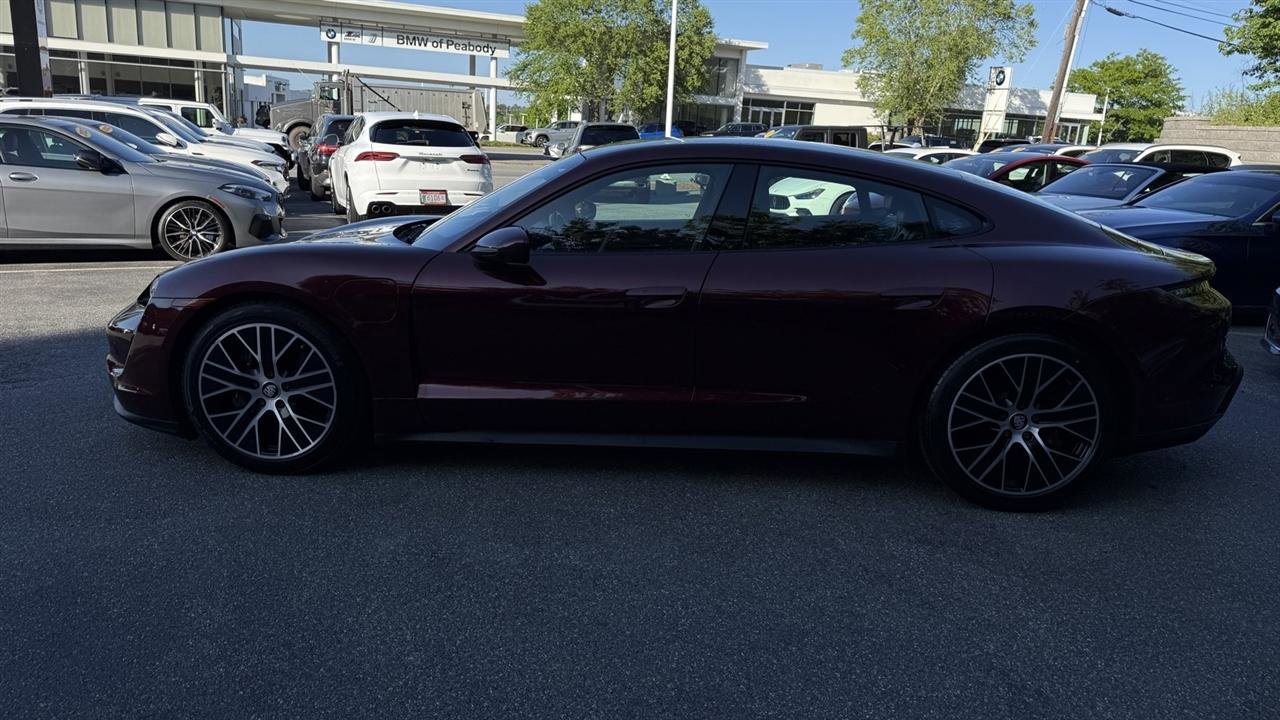 Used 2022 Porsche Taycan RWD image 11