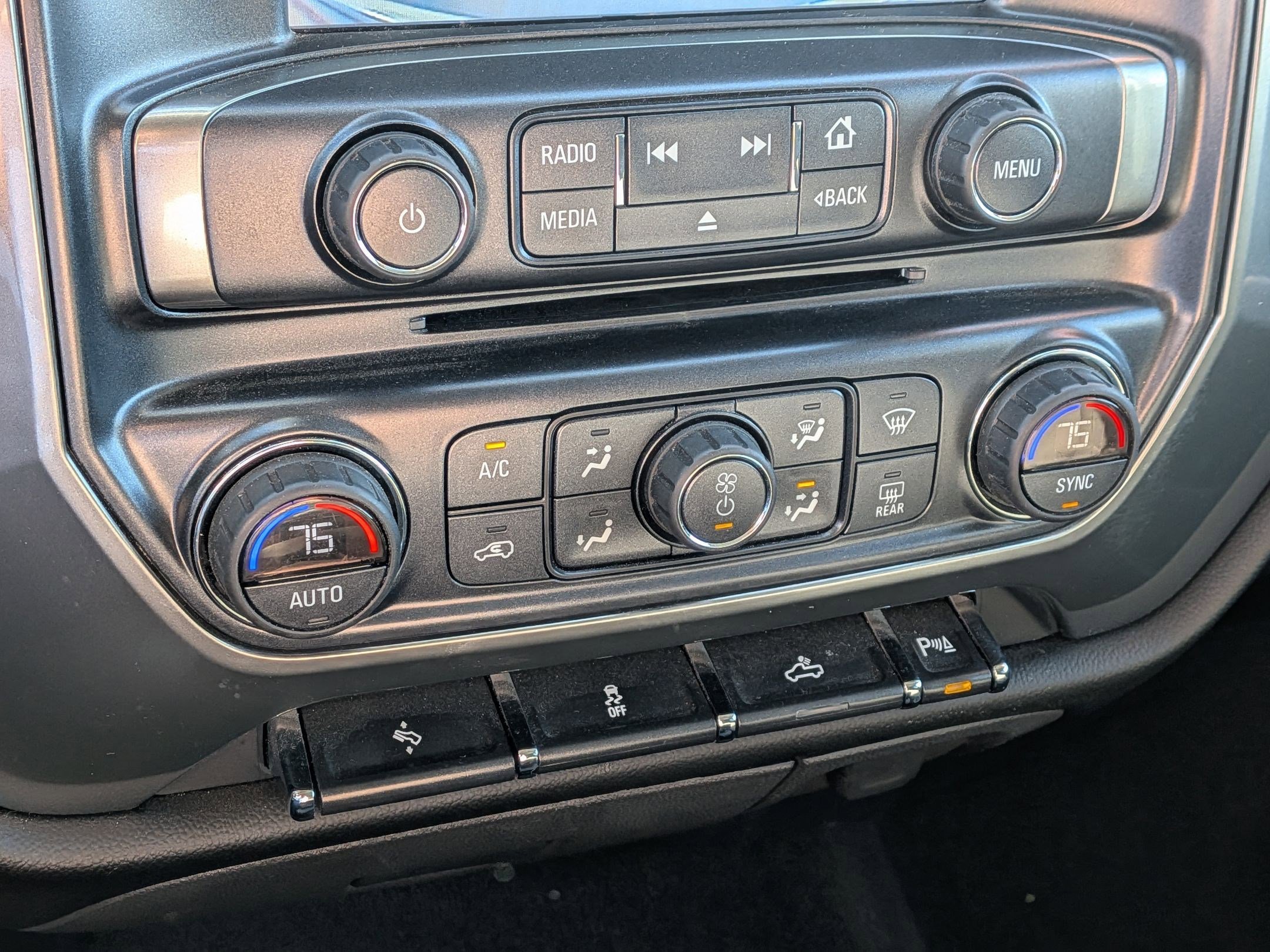 Used 2018 Chevrolet Silverado 1500 LT w/ All Star Edition AWD/4WD image 21