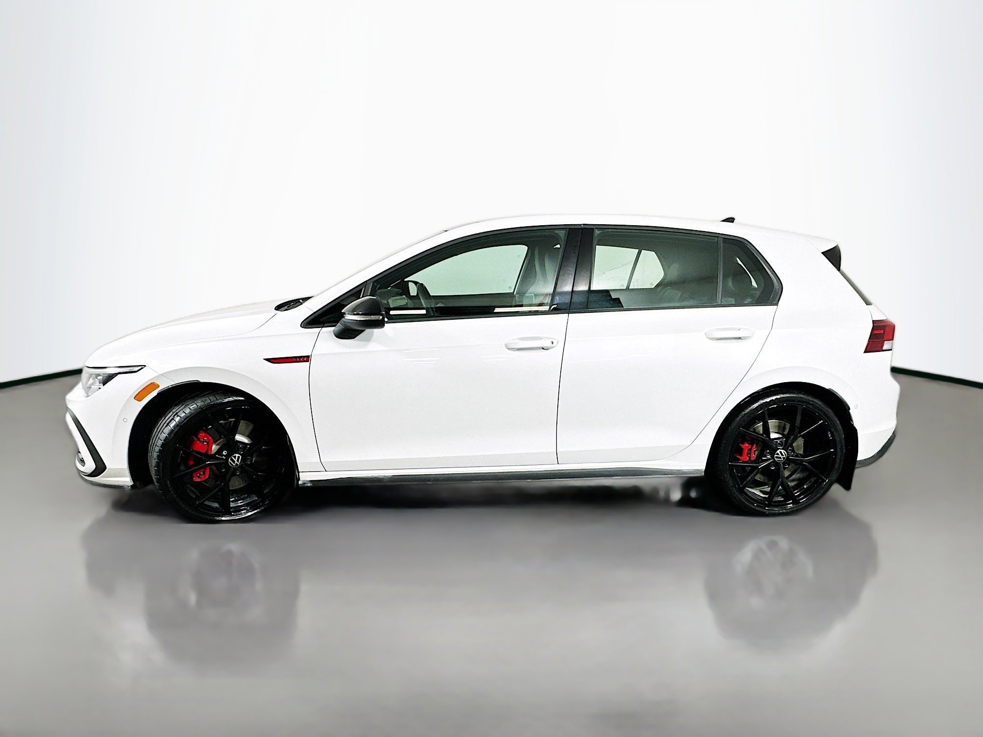 Used 2024 Volkswagen GTI Autobahn w/ MDO Package image 4