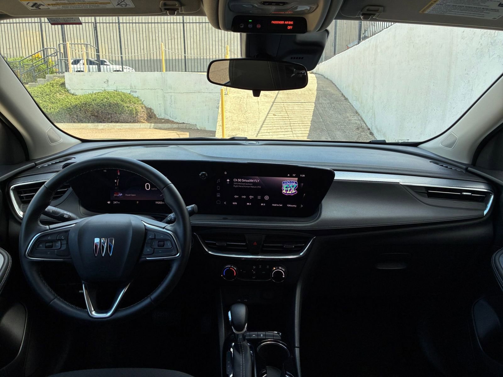 Used 2025 Buick Encore GX Preferred image 32