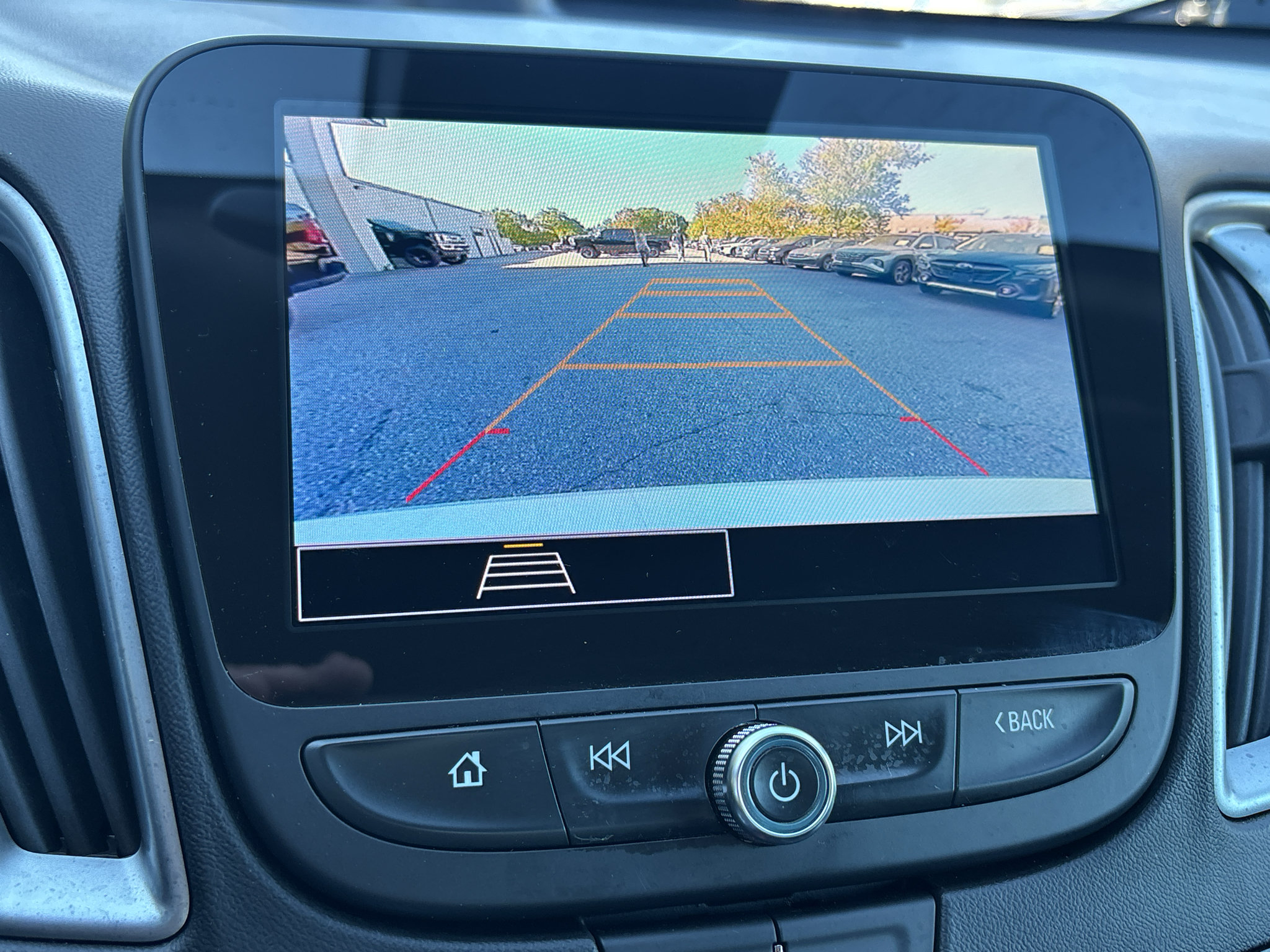 Used 2025 Chevrolet Malibu LT FWD image 17