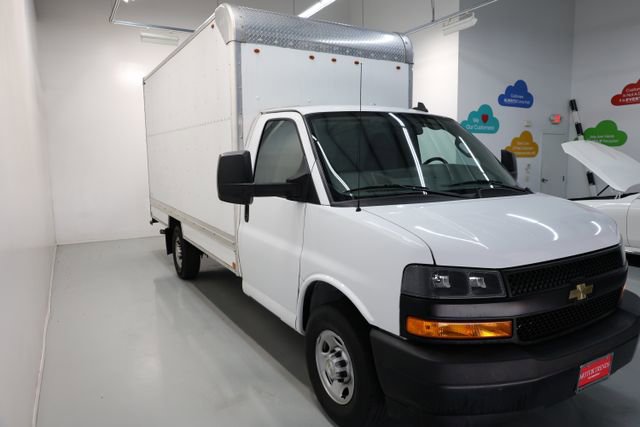 Used 2022 Chevrolet Express 3500 w/ Driver Convenience Package RWD image 32