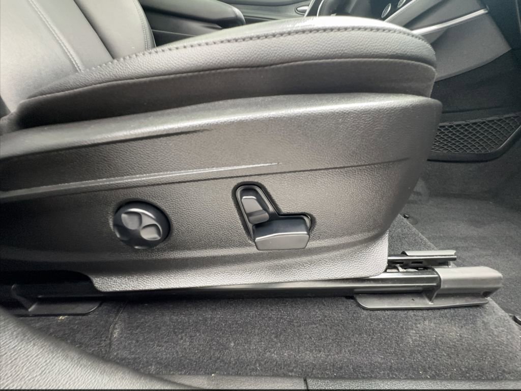 Used 2021 Alfa Romeo Stelvio Sprint w/ Sun & Sound Package image 32