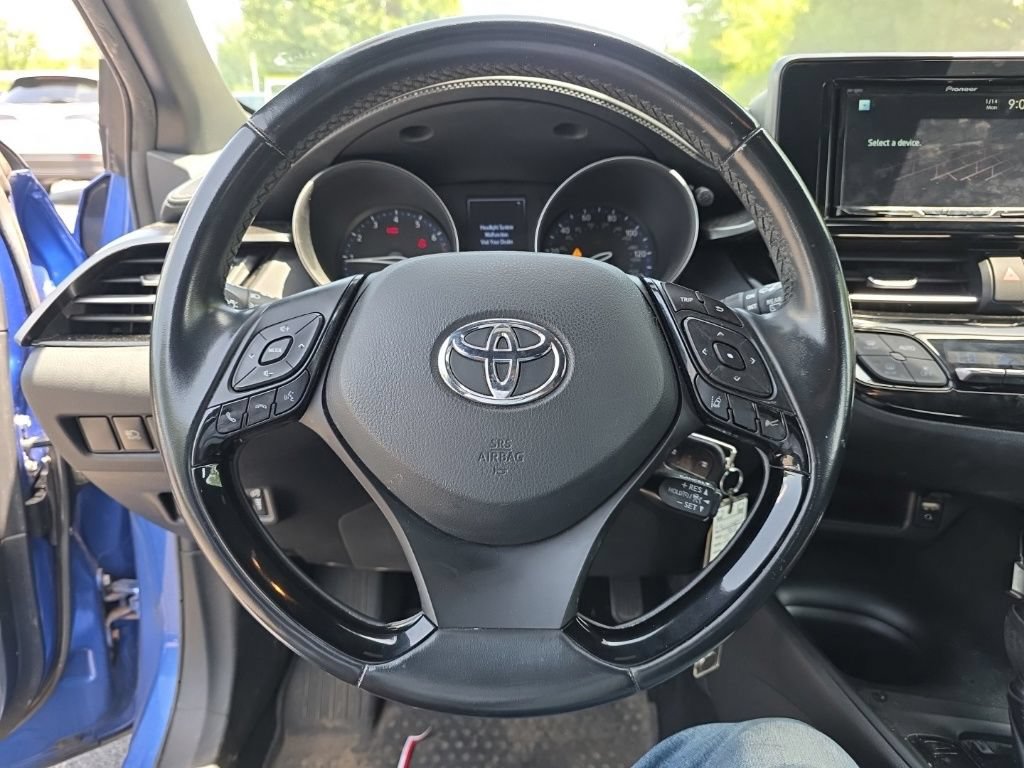Used 2018 Toyota C-HR XLE FWD image 14