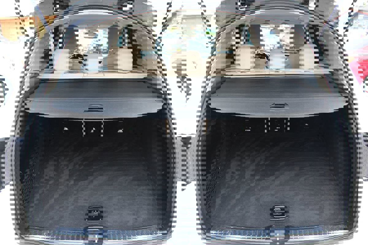 Used 2019 Mercedes-Benz GLC 300 w/ Premium Package image 30