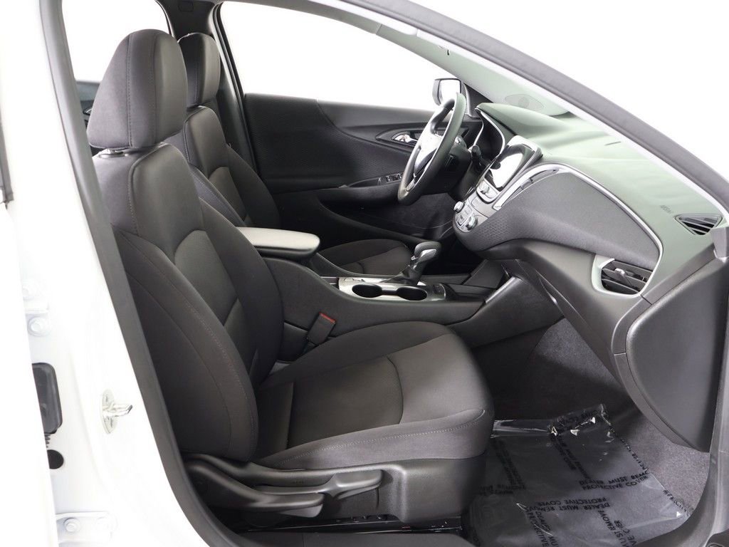 Used 2025 Chevrolet Malibu LS FWD image 28