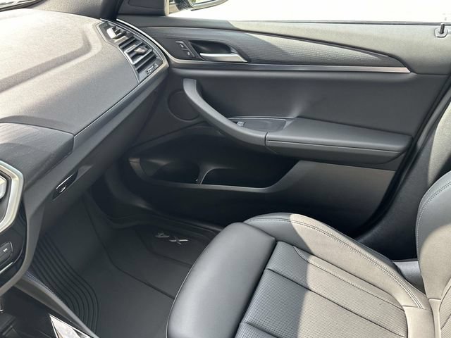 Certified 2025 BMW X4 xDrive30i w/ Premium Package AWD/4WD image 42