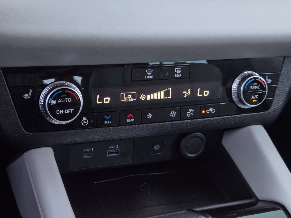 Used 2023 Mitsubishi Outlander SEL FWD image 24