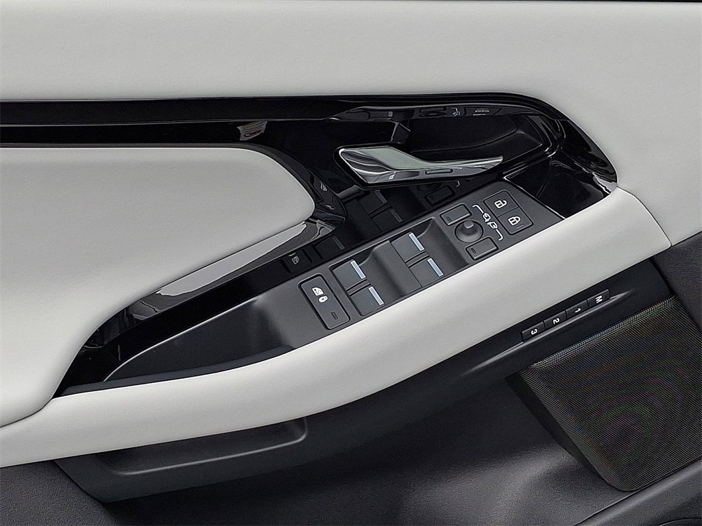 New 2026 Land Rover Range Rover Evoque S image 7