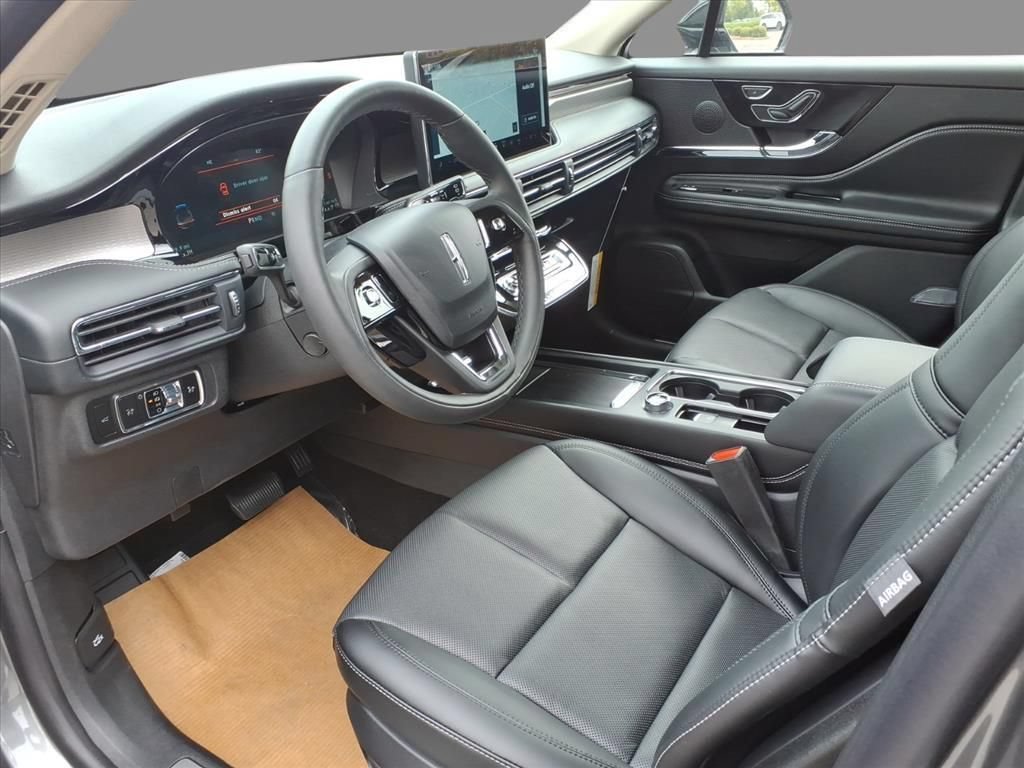 New 2025 Lincoln Corsair Reserve w/ Rear Removable Package Tray AWD/4WD image 4