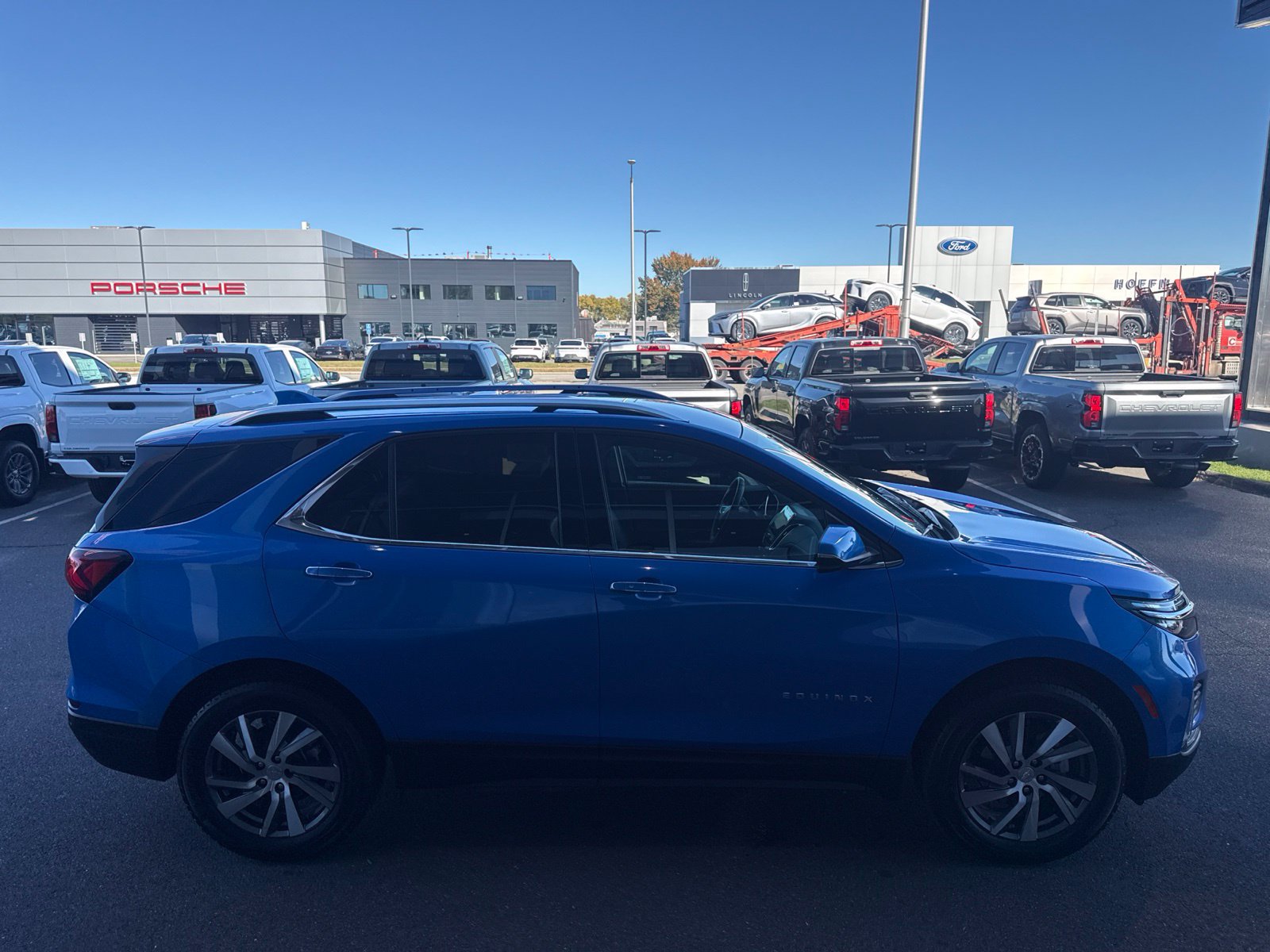 Used 2024 Chevrolet Equinox Premier AWD/4WD image 5