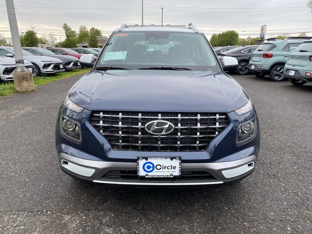 New 2026 Hyundai Venue SEL FWD image 3