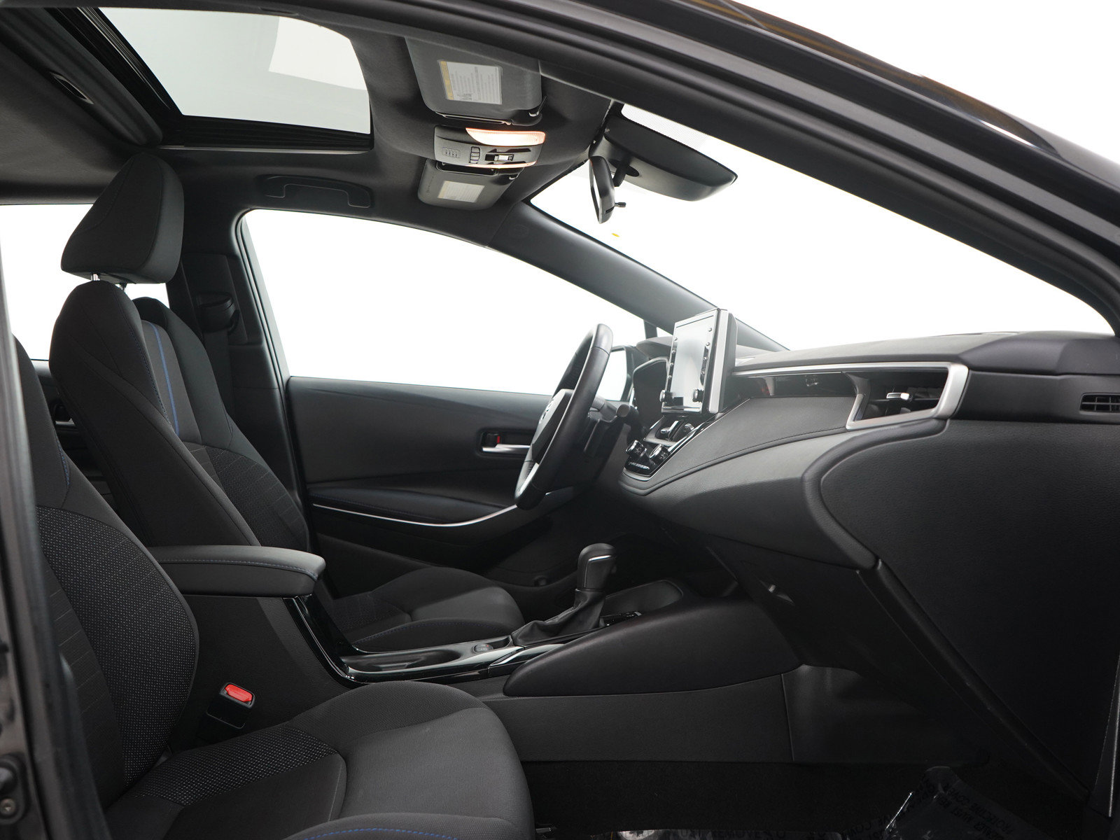 Used 2021 Toyota Corolla SE w/ SE Premium Package FWD image 11