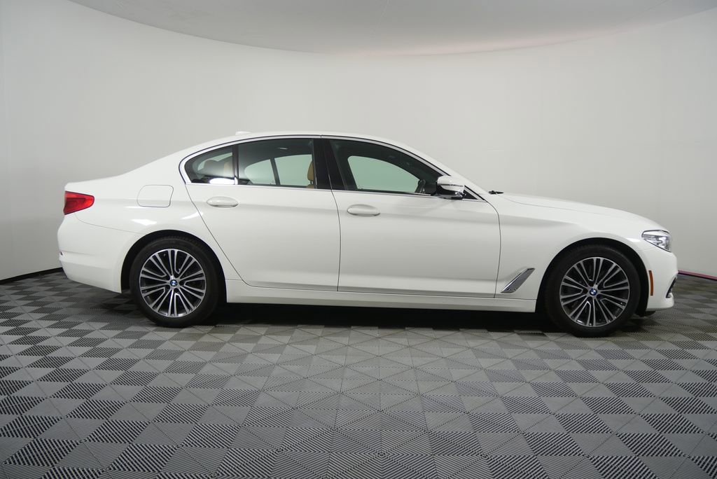 Used 2019 BMW 540i RWD image 2