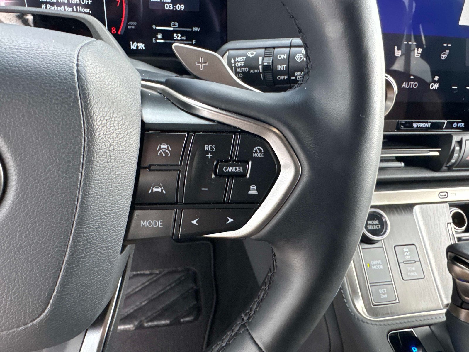 Used 2024 Lexus GX 550 w/ Accessory Package (Z1) AWD/4WD image 31