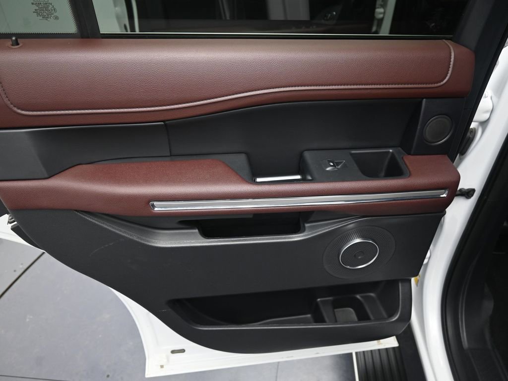 Used 2024 Ford Expedition Limited image 24