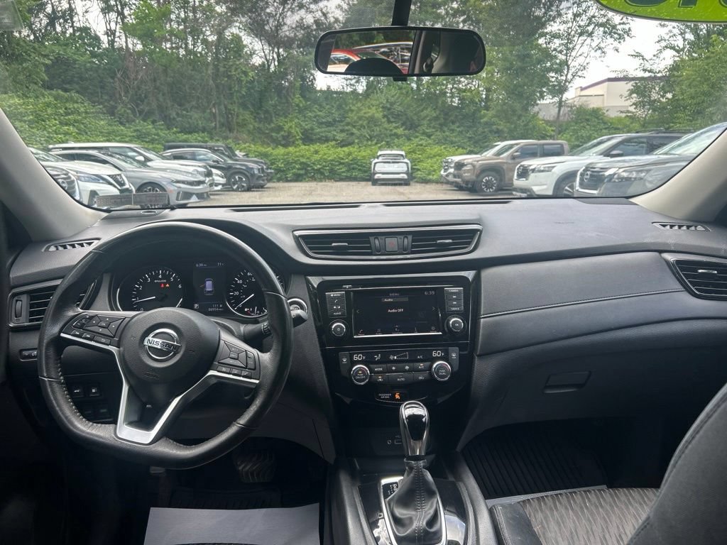 Used 2018 Nissan Rogue SV AWD/4WD image 13